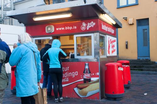 Reykjavík - berühmter Wurststand